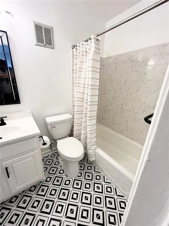 6700 Roswell Road Unit 32c, Atlanta, Georgia 30328, 2 Bedrooms Bedrooms, ,2 BathroomsBathrooms,Residential,Sold,6700 Roswell Road Unit 32c,7251191