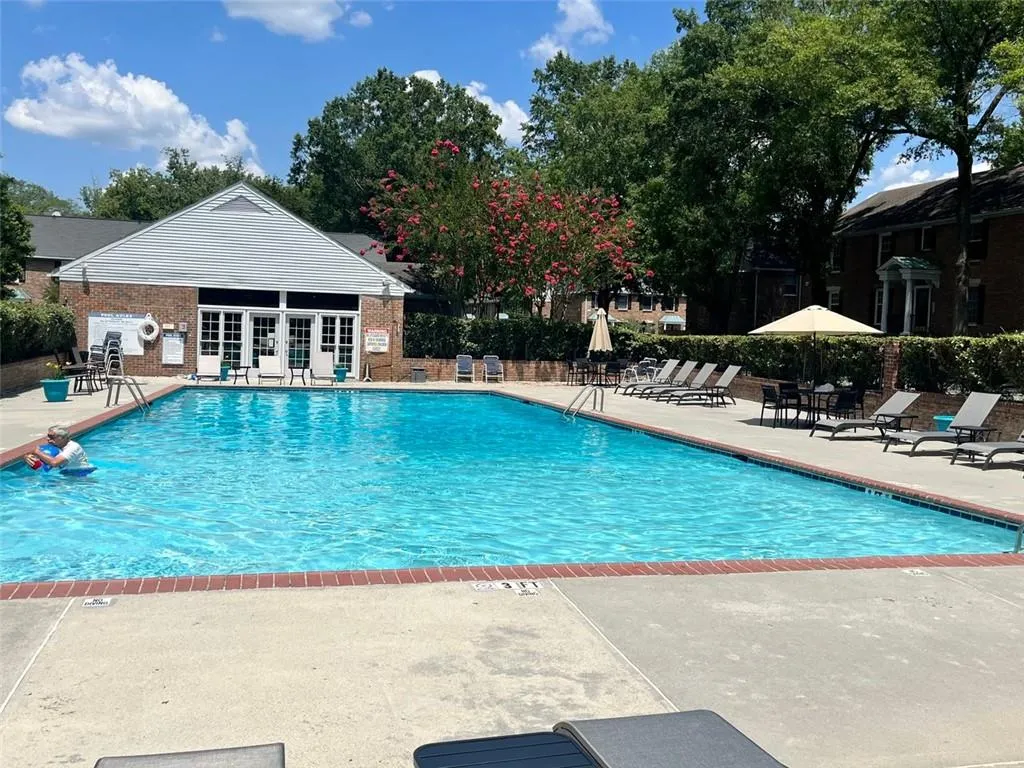 6700 Roswell Road Unit 32c, Atlanta, Georgia 30328, 2 Bedrooms Bedrooms, ,2 BathroomsBathrooms,Residential,Sold,6700 Roswell Road Unit 32c,7251191