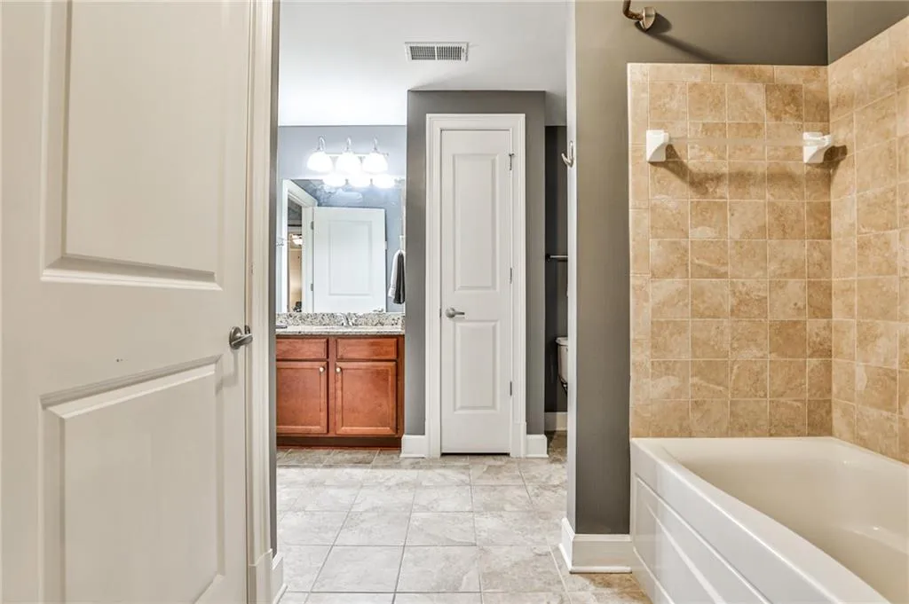 200 River Vista Drive Unit 310, Atlanta, Georgia 30339, 1 Bedroom Bedrooms, ,1 BathroomBathrooms,Residential,Sold,200 River Vista Drive Unit 310,7061911