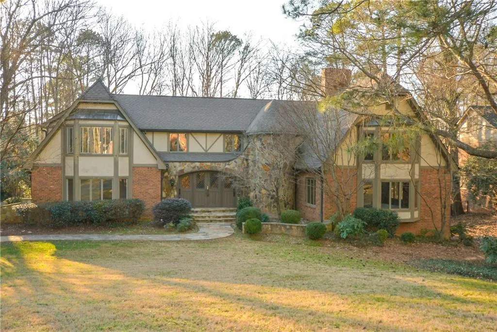 8130 Habersham Waters Road, Sandy Springs, Georgia 30350, 5 Bedrooms Bedrooms, ,5 BathroomsBathrooms,Residential,Sold,8130 Habersham Waters Road,5645651