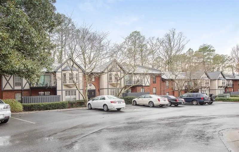 6851 Roswell Road Unit I6, Atlanta, Georgia 30328, 3 Bedrooms Bedrooms, ,2 BathroomsBathrooms,Residential,Sold,6851 Roswell Road Unit I6,6512893
