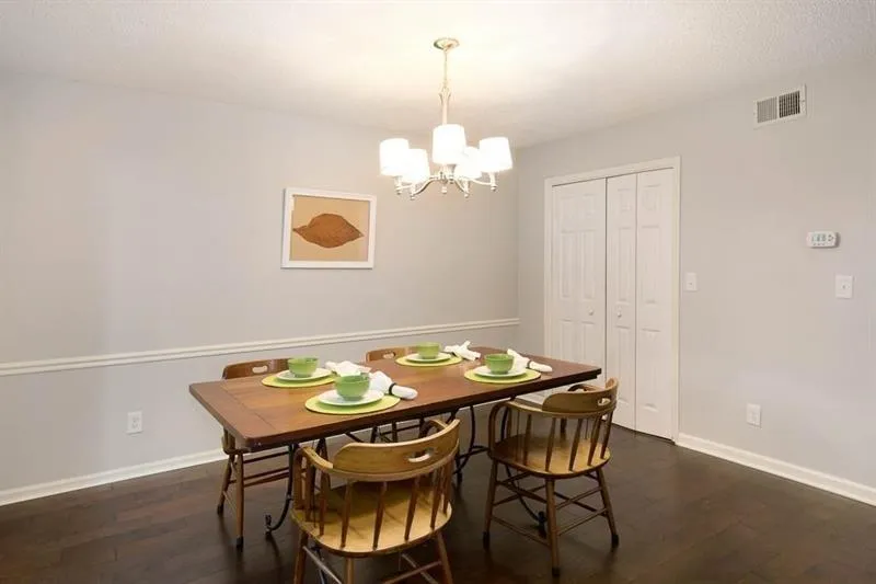 6851 Roswell Road Unit I6, Atlanta, Georgia 30328, 3 Bedrooms Bedrooms, ,2 BathroomsBathrooms,Residential,Sold,6851 Roswell Road Unit I6,6512893