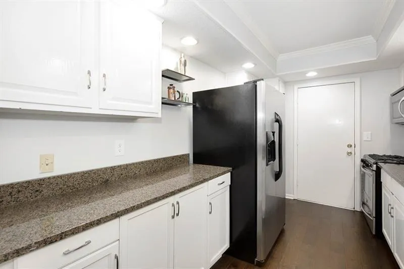 6851 Roswell Road Unit I6, Atlanta, Georgia 30328, 3 Bedrooms Bedrooms, ,2 BathroomsBathrooms,Residential,Sold,6851 Roswell Road Unit I6,6512893