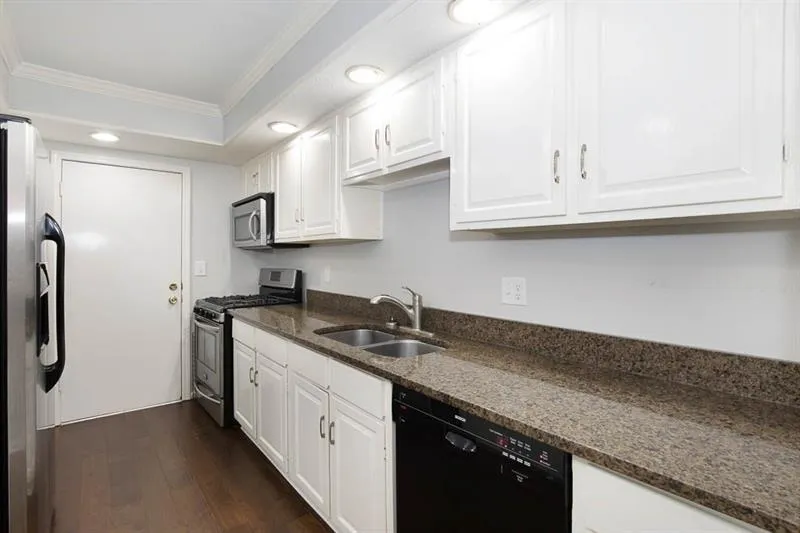 6851 Roswell Road Unit I6, Atlanta, Georgia 30328, 3 Bedrooms Bedrooms, ,2 BathroomsBathrooms,Residential,Sold,6851 Roswell Road Unit I6,6512893