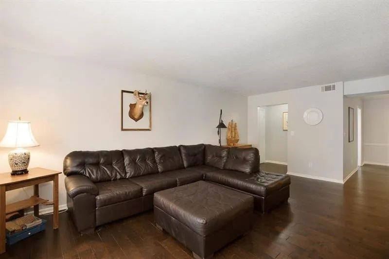 6851 Roswell Road Unit I6, Atlanta, Georgia 30328, 3 Bedrooms Bedrooms, ,2 BathroomsBathrooms,Residential,Sold,6851 Roswell Road Unit I6,6512893