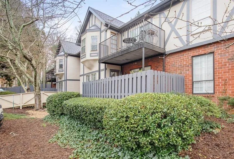 6851 Roswell Road Unit I6, Atlanta, Georgia 30328, 3 Bedrooms Bedrooms, ,2 BathroomsBathrooms,Residential,Sold,6851 Roswell Road Unit I6,6512893