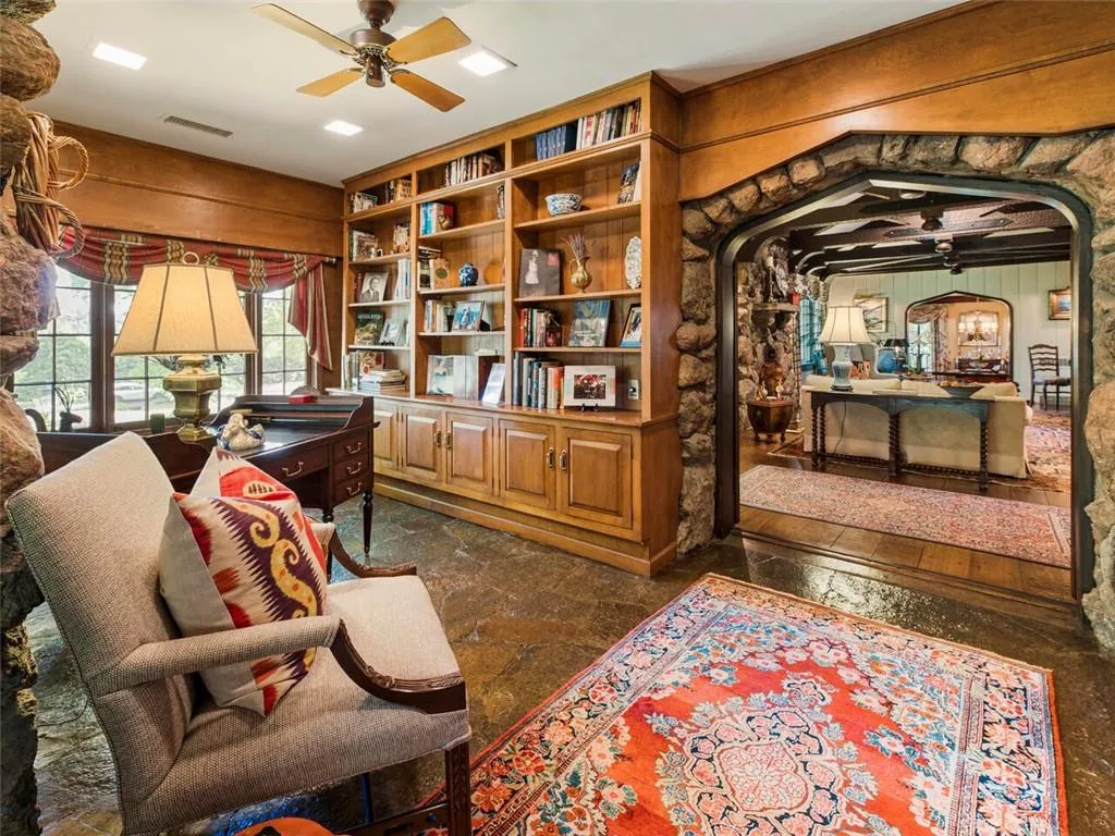 1050 E Club Lane Ne, Atlanta, Georgia 30319, 4 Bedrooms Bedrooms, ,4 BathroomsBathrooms,Residential,For Sale,1050 E Club Lane Ne,7549506