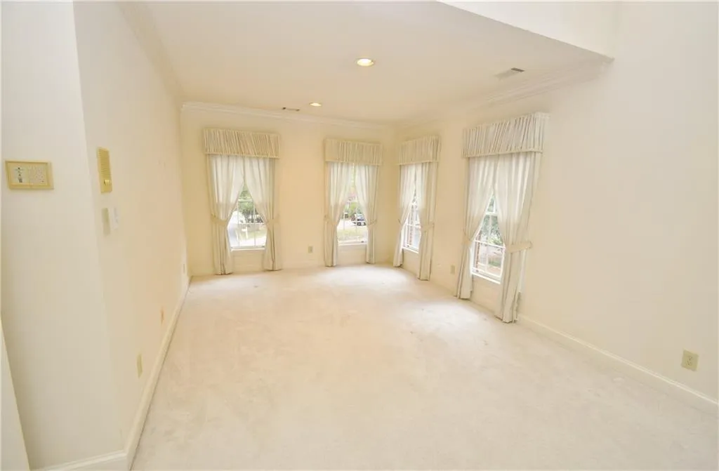 6725 Laurian Wood Drive, Sandy Springs, Georgia 30328, 4 Bedrooms Bedrooms, ,4 BathroomsBathrooms,Residential,Sold,6725 Laurian Wood Drive,5747129