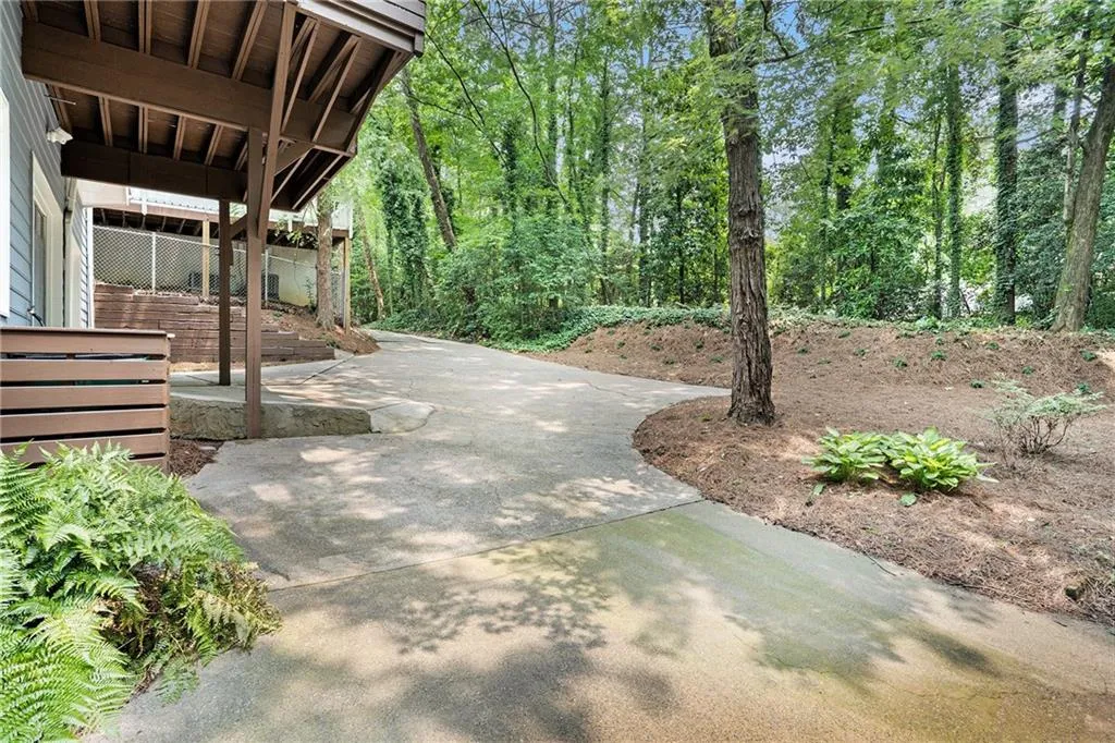 Wooded rear entry