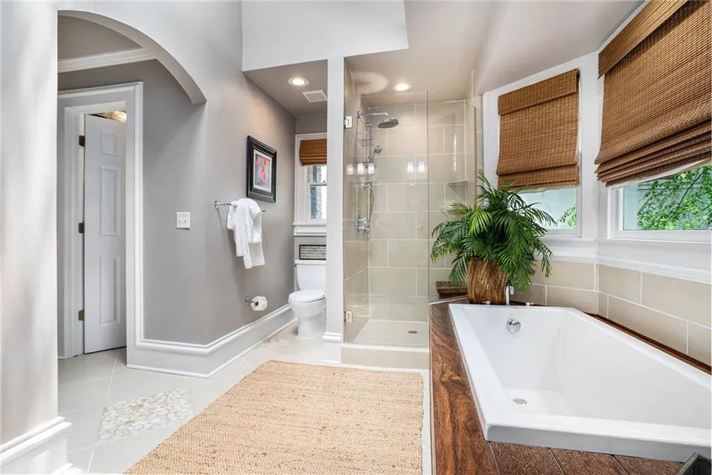 29 Greenland Trace, Atlanta, Georgia 30342, 3 Bedrooms Bedrooms, ,3 BathroomsBathrooms,Residential,For Sale,29 Greenland Trace,7617955