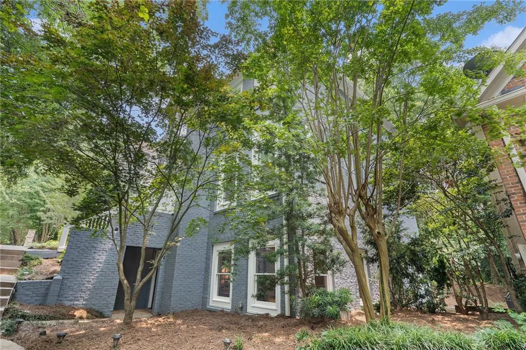 29 Greenland Trace, Atlanta, Georgia 30342, 3 Bedrooms Bedrooms, ,3 BathroomsBathrooms,Residential,For Sale,29 Greenland Trace,7617955