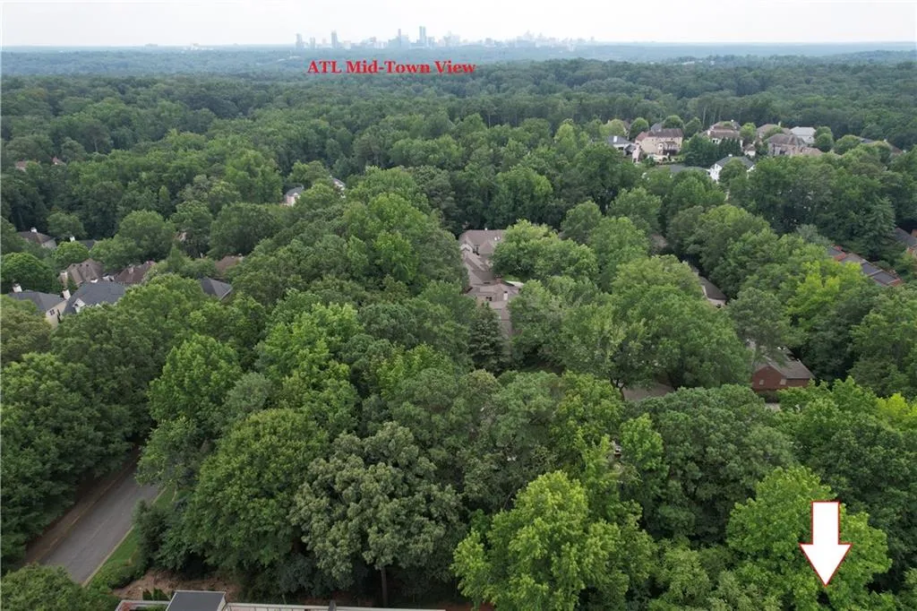 29 Greenland Trace, Atlanta, Georgia 30342, 3 Bedrooms Bedrooms, ,3 BathroomsBathrooms,Residential,For Sale,29 Greenland Trace,7617955