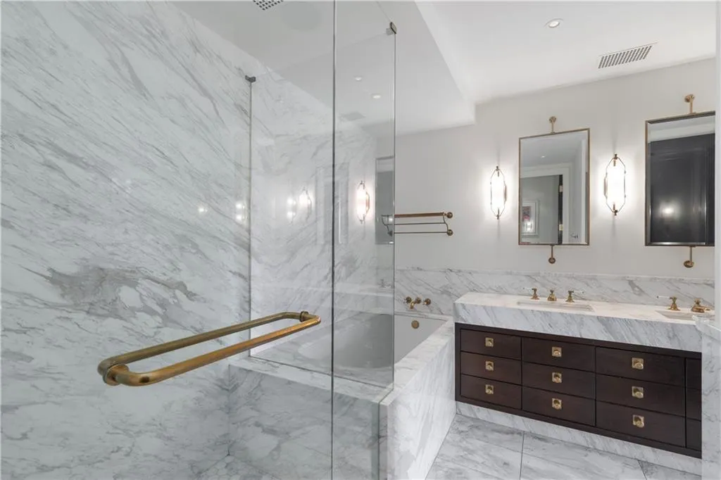 2575 Peachtree Road Ne Unit 9-g, Atlanta, Georgia 30305, 2 Bedrooms Bedrooms, ,2 BathroomsBathrooms,Residential,For Sale,2575 Peachtree Road Ne Unit 9-g,7646075