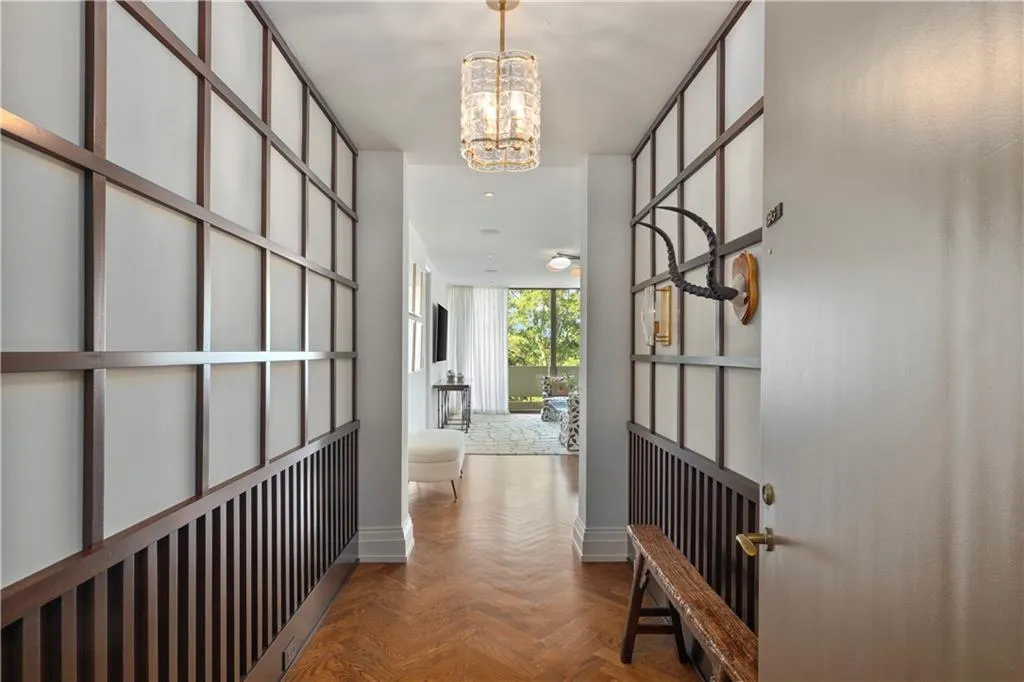 2575 Peachtree Road Ne Unit 9-g, Atlanta, Georgia 30305, 2 Bedrooms Bedrooms, ,2 BathroomsBathrooms,Residential,For Sale,2575 Peachtree Road Ne Unit 9-g,7646075