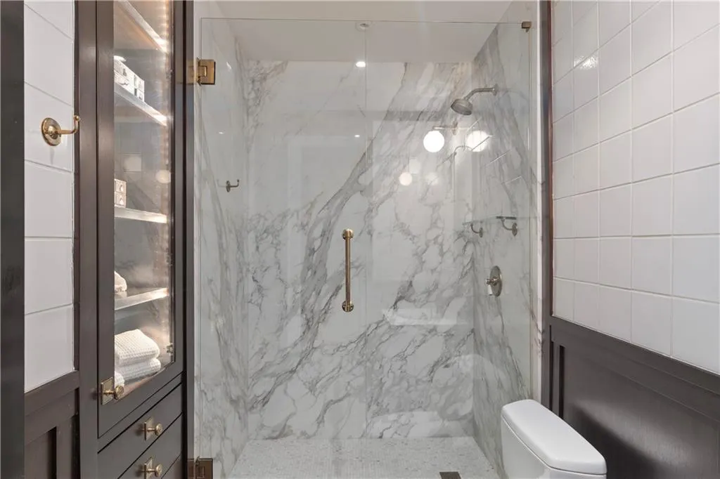2575 Peachtree Road Ne Unit 9-g, Atlanta, Georgia 30305, 2 Bedrooms Bedrooms, ,2 BathroomsBathrooms,Residential,For Sale,2575 Peachtree Road Ne Unit 9-g,7646075