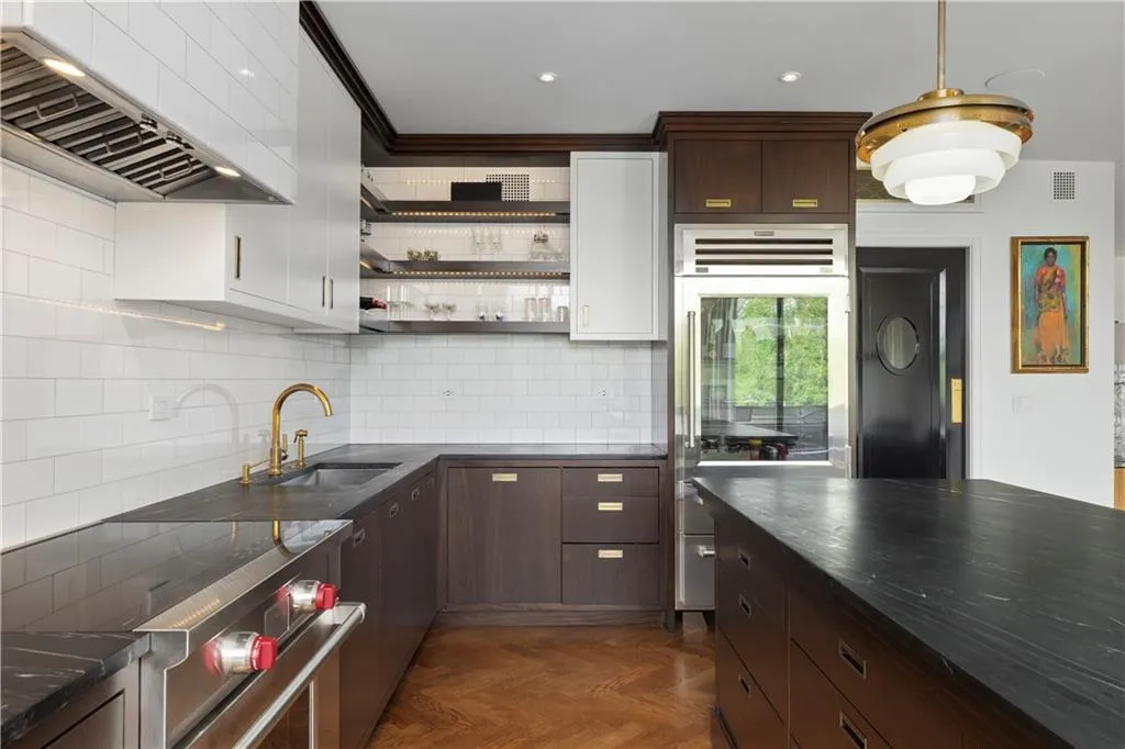 2575 Peachtree Road Ne Unit 9-g, Atlanta, Georgia 30305, 2 Bedrooms Bedrooms, ,2 BathroomsBathrooms,Residential,For Sale,2575 Peachtree Road Ne Unit 9-g,7646075
