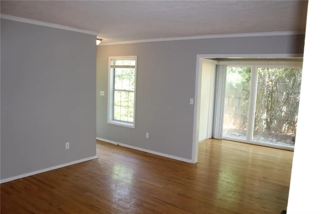 1408 Vicksburg Place, Sandy Springs, Georgia 30350, 2 Bedrooms Bedrooms, ,2 BathroomsBathrooms,Residential,Sold,1408 Vicksburg Place,5709916