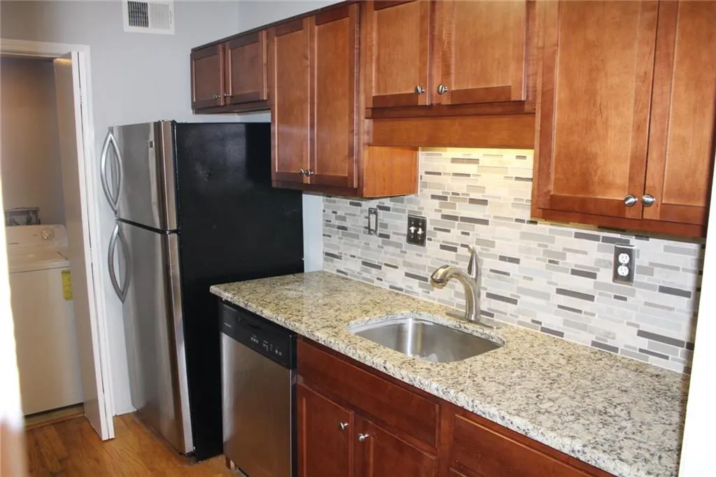 1408 Vicksburg Place, Sandy Springs, Georgia 30350, 2 Bedrooms Bedrooms, ,2 BathroomsBathrooms,Residential,Sold,1408 Vicksburg Place,5709916