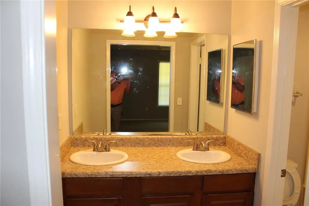 1408 Vicksburg Place, Sandy Springs, Georgia 30350, 2 Bedrooms Bedrooms, ,2 BathroomsBathrooms,Residential,Sold,1408 Vicksburg Place,5709916