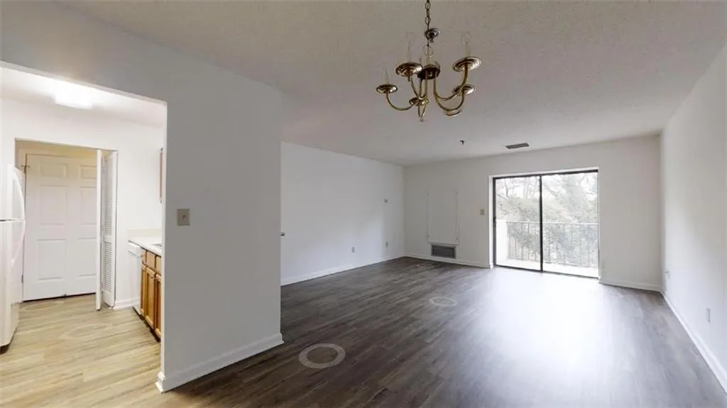 300 Johnson Ferry Road Ne Unit A301, Sandy Springs, Georgia 30328, 1 Bedroom Bedrooms, ,1 BathroomBathrooms,Residential,Sold,300 Johnson Ferry Road Ne Unit A301,6507523