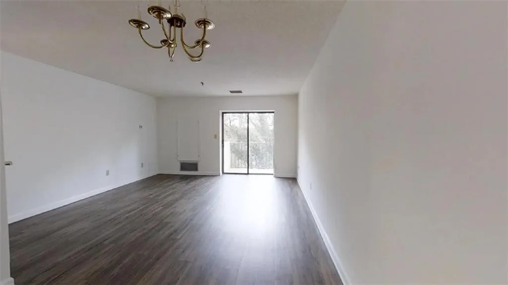 300 Johnson Ferry Road Ne Unit A301, Sandy Springs, Georgia 30328, 1 Bedroom Bedrooms, ,1 BathroomBathrooms,Residential,Sold,300 Johnson Ferry Road Ne Unit A301,6507523