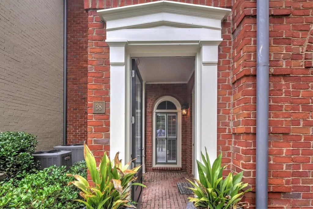 3127 Lenox Road Ne Unit 38, Atlanta, Georgia 30324, 3 Bedrooms Bedrooms, ,3 BathroomsBathrooms,Residential,Sold,3127 Lenox Road Ne Unit 38,5859980