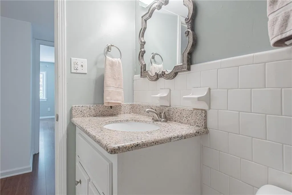 6520 Roswell Road Unit 68, Sandy Springs, Georgia 30328, 2 Bedrooms Bedrooms, ,2 BathroomsBathrooms,Residential,Sold,6520 Roswell Road Unit 68,6616033