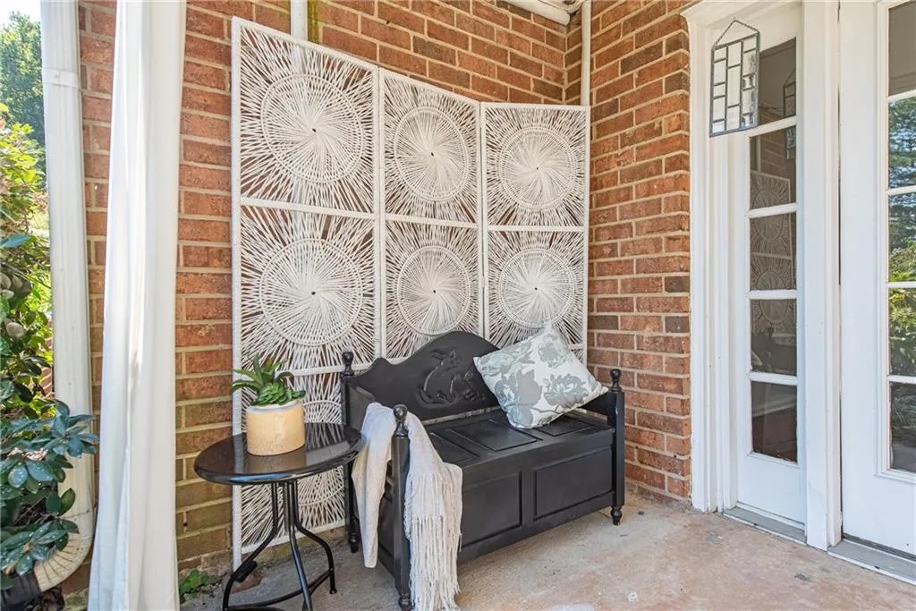 6520 Roswell Road Unit 68, Sandy Springs, Georgia 30328, 2 Bedrooms Bedrooms, ,2 BathroomsBathrooms,Residential,Sold,6520 Roswell Road Unit 68,6616033