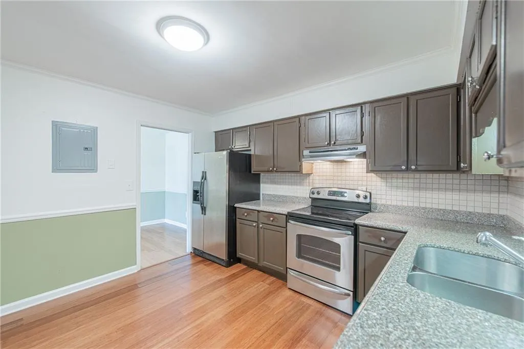 6520 Roswell Road Unit 68, Sandy Springs, Georgia 30328, 2 Bedrooms Bedrooms, ,2 BathroomsBathrooms,Residential,Sold,6520 Roswell Road Unit 68,6616033