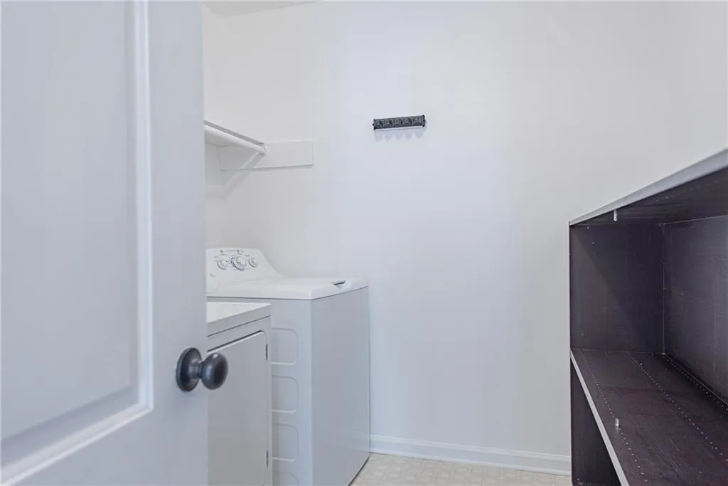 6520 Roswell Road Unit 68, Sandy Springs, Georgia 30328, 2 Bedrooms Bedrooms, ,2 BathroomsBathrooms,Residential,Sold,6520 Roswell Road Unit 68,6616033