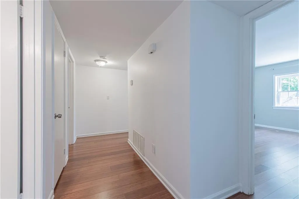 6520 Roswell Road Unit 68, Sandy Springs, Georgia 30328, 2 Bedrooms Bedrooms, ,2 BathroomsBathrooms,Residential,Sold,6520 Roswell Road Unit 68,6616033