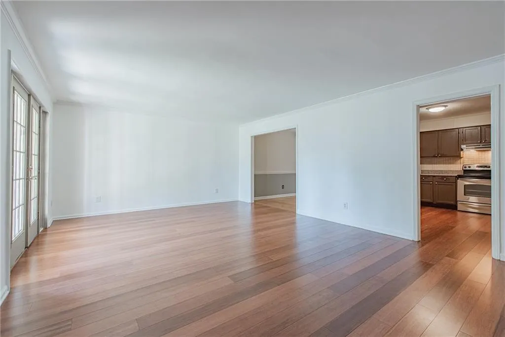 6520 Roswell Road Unit 68, Sandy Springs, Georgia 30328, 2 Bedrooms Bedrooms, ,2 BathroomsBathrooms,Residential,Sold,6520 Roswell Road Unit 68,6616033