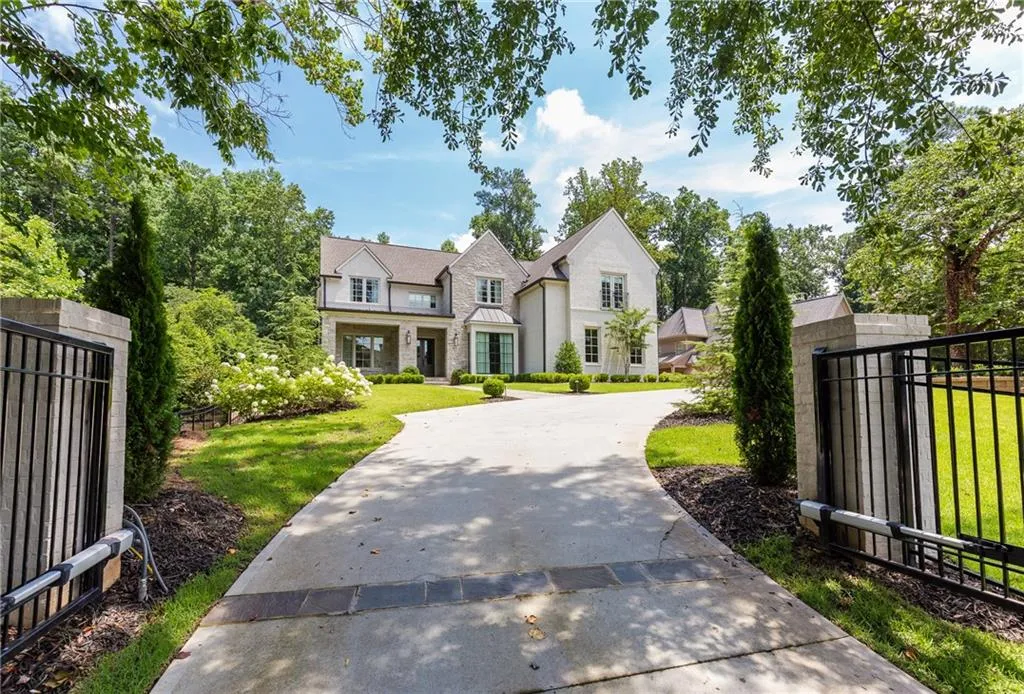 5217 Lake Forrest Drive, Atlanta, Georgia 30342, 6 Bedrooms Bedrooms, ,6 BathroomsBathrooms,Residential,Sold,5217 Lake Forrest Drive,6044121