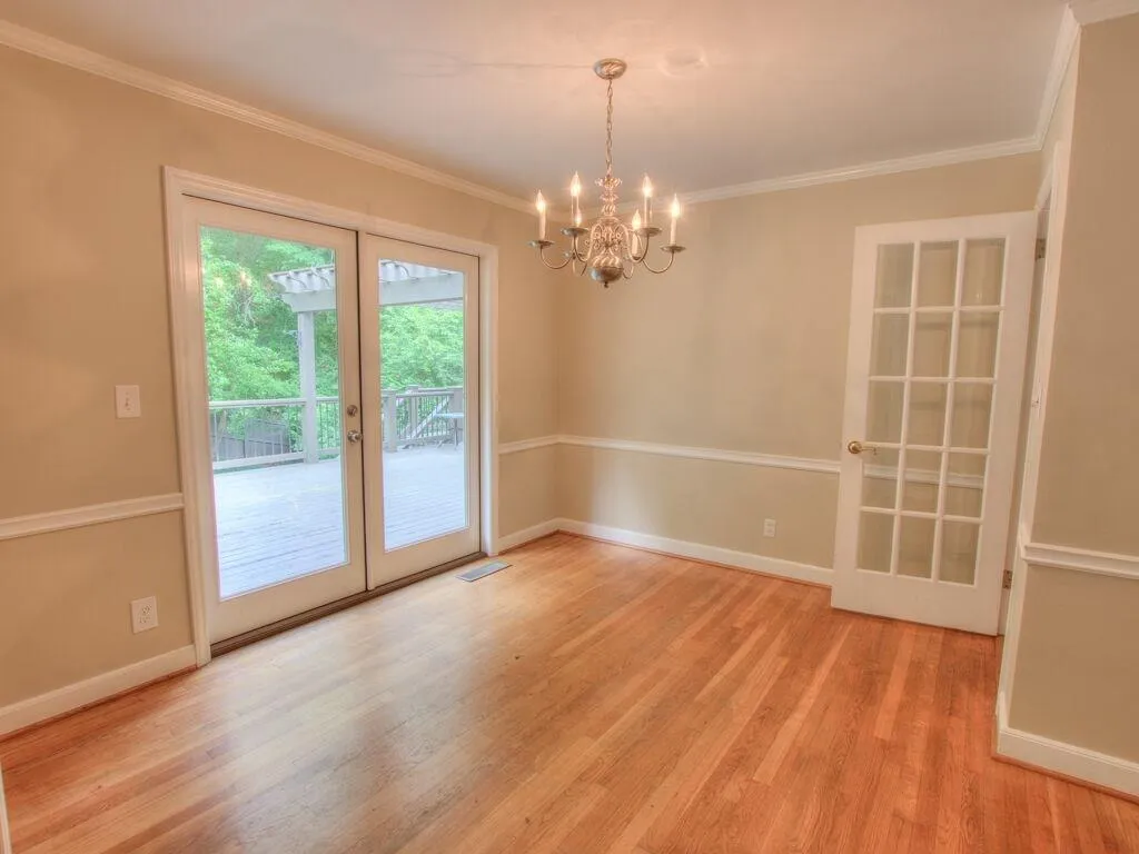 6870 Heathfield Drive, Atlanta, Georgia 30328, 4 Bedrooms Bedrooms, ,3 BathroomsBathrooms,Residential,Sold,6870 Heathfield Drive,5891361