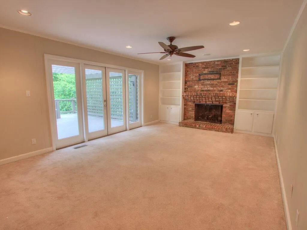 6870 Heathfield Drive, Atlanta, Georgia 30328, 4 Bedrooms Bedrooms, ,3 BathroomsBathrooms,Residential,Sold,6870 Heathfield Drive,5891361
