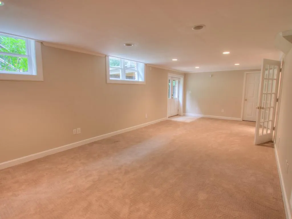 6870 Heathfield Drive, Atlanta, Georgia 30328, 4 Bedrooms Bedrooms, ,3 BathroomsBathrooms,Residential,Sold,6870 Heathfield Drive,5891361