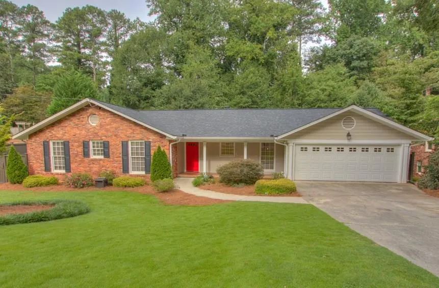 6870 Heathfield Drive, Atlanta, Georgia 30328, 4 Bedrooms Bedrooms, ,3 BathroomsBathrooms,Residential,Sold,6870 Heathfield Drive,5891361