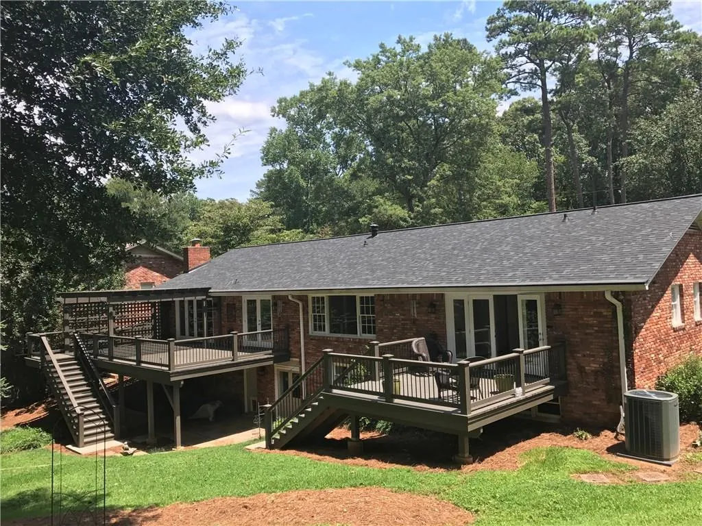 6870 Heathfield Drive, Atlanta, Georgia 30328, 4 Bedrooms Bedrooms, ,3 BathroomsBathrooms,Residential,Sold,6870 Heathfield Drive,5891361