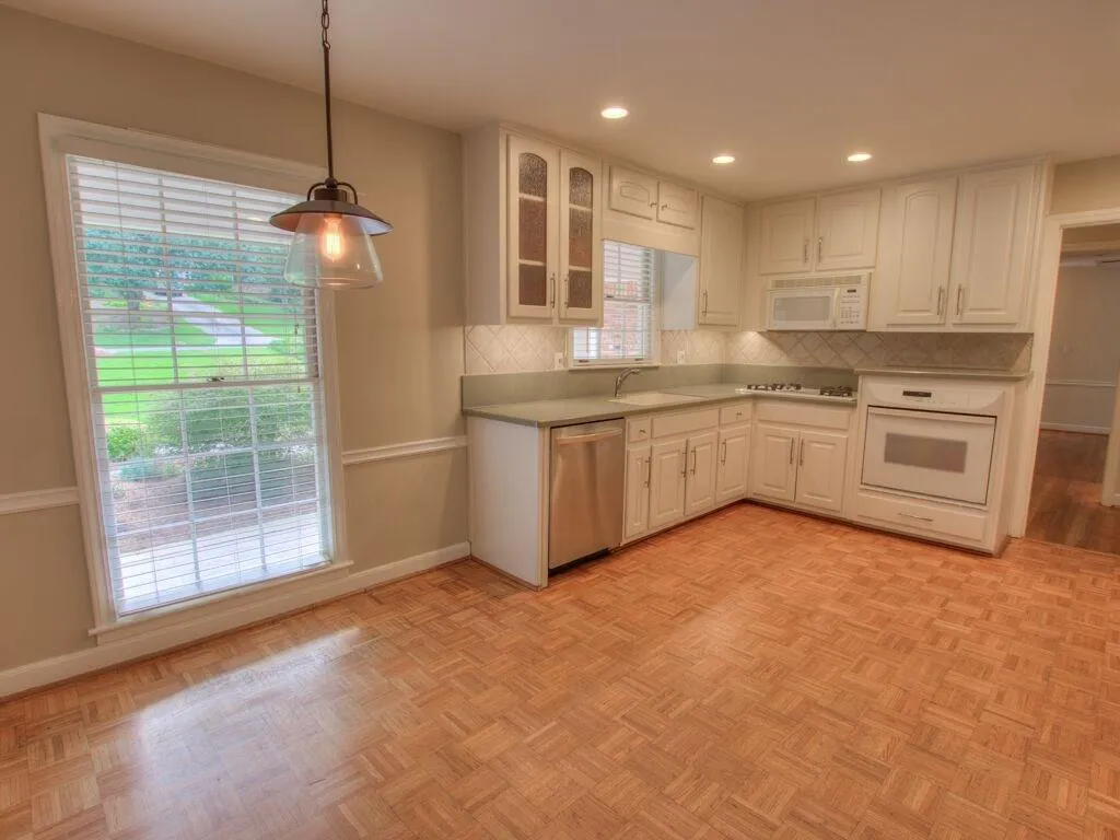 6870 Heathfield Drive, Atlanta, Georgia 30328, 4 Bedrooms Bedrooms, ,3 BathroomsBathrooms,Residential,Sold,6870 Heathfield Drive,5891361