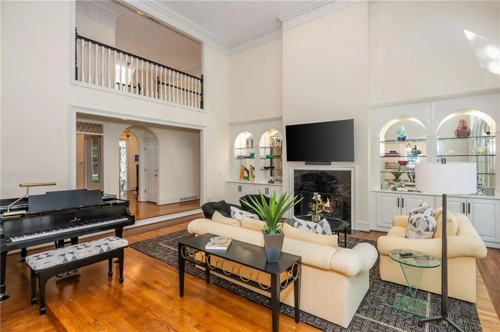 3 Powers Chase Circle, Atlanta, Georgia 30327, 5 Bedrooms Bedrooms, ,4 BathroomsBathrooms,Residential,For Sale,3 Powers Chase Circle,7756364