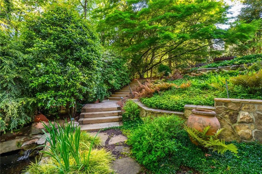 3 Powers Chase Circle, Atlanta, Georgia 30327, 5 Bedrooms Bedrooms, ,4 BathroomsBathrooms,Residential,For Sale,3 Powers Chase Circle,7756364
