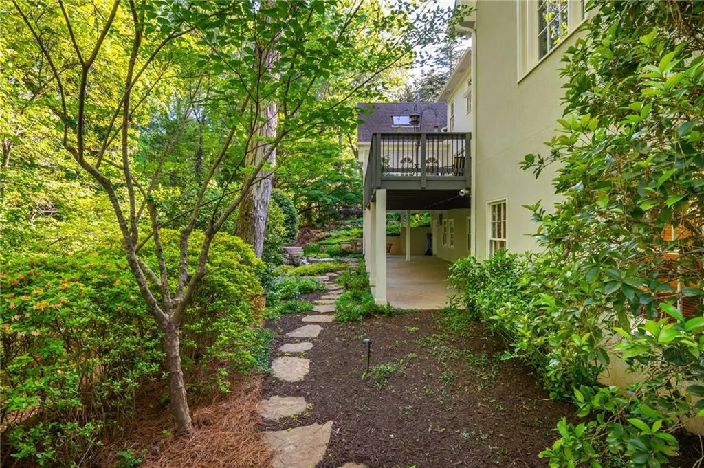 3 Powers Chase Circle, Atlanta, Georgia 30327, 5 Bedrooms Bedrooms, ,4 BathroomsBathrooms,Residential,For Sale,3 Powers Chase Circle,7756364
