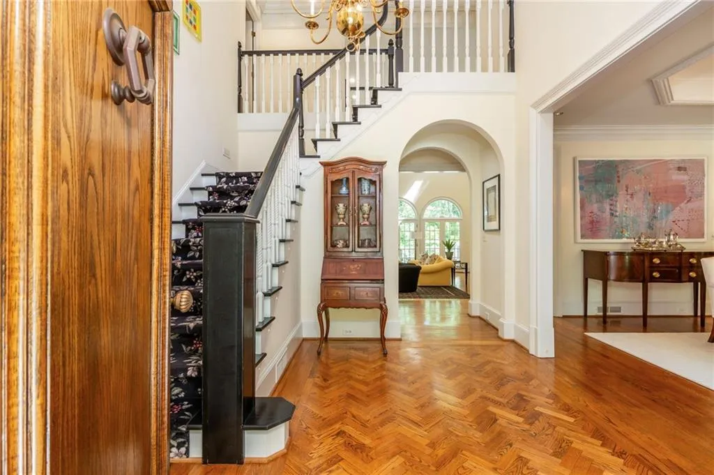 3 Powers Chase Circle, Atlanta, Georgia 30327, 5 Bedrooms Bedrooms, ,4 BathroomsBathrooms,Residential,For Sale,3 Powers Chase Circle,7756364