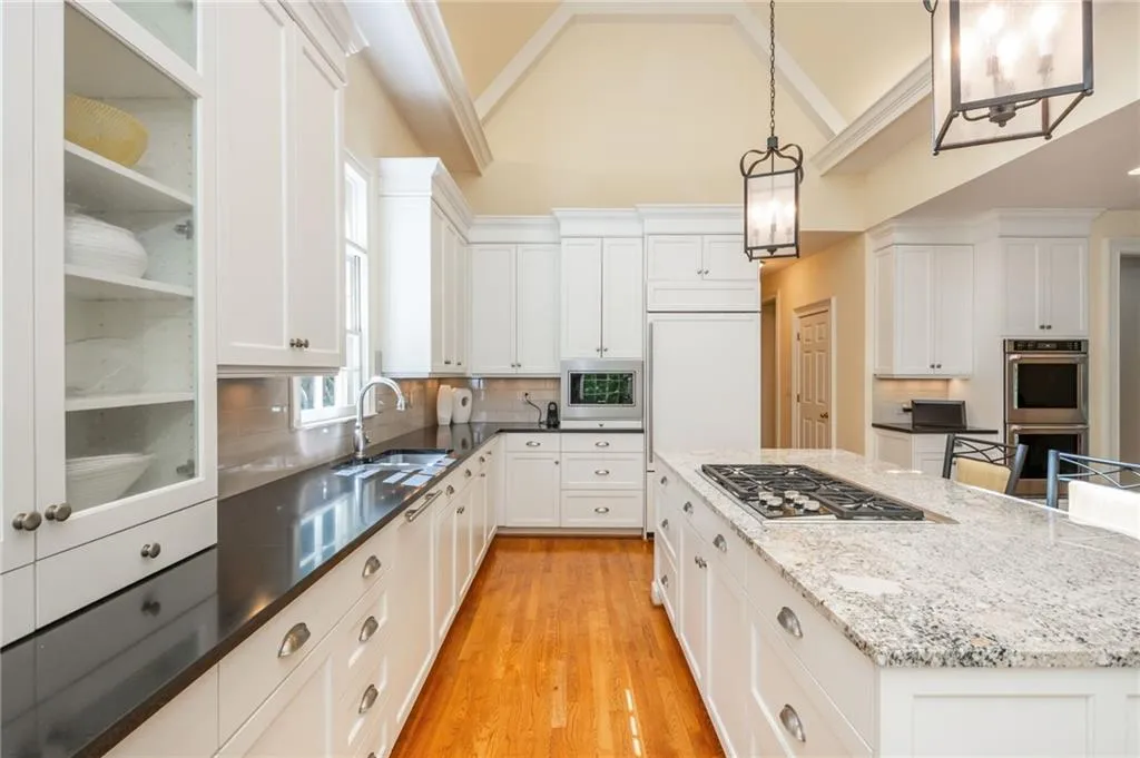 3 Powers Chase Circle, Atlanta, Georgia 30327, 5 Bedrooms Bedrooms, ,4 BathroomsBathrooms,Residential,For Sale,3 Powers Chase Circle,7756364