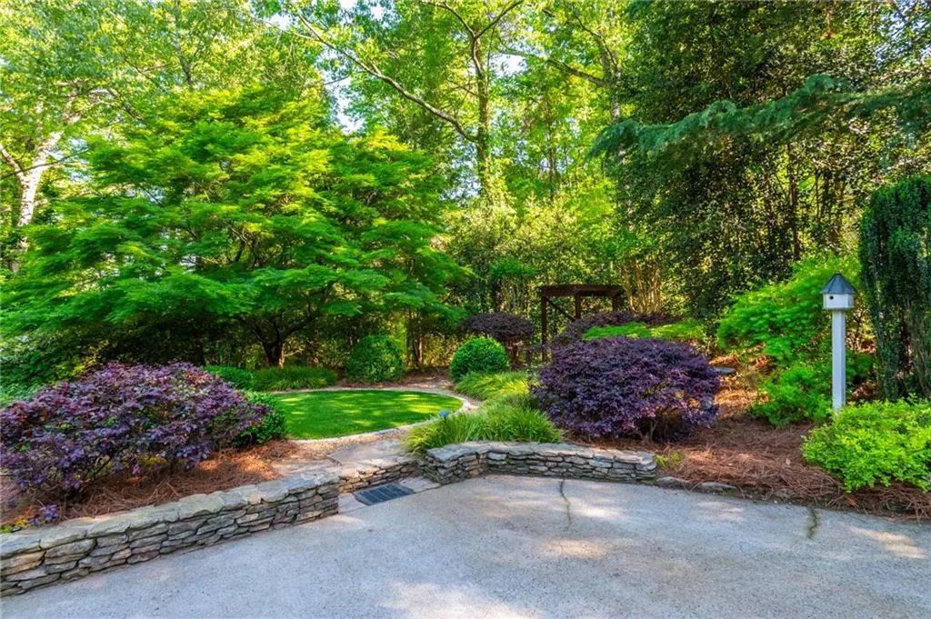 3 Powers Chase Circle, Atlanta, Georgia 30327, 5 Bedrooms Bedrooms, ,4 BathroomsBathrooms,Residential,For Sale,3 Powers Chase Circle,7756364