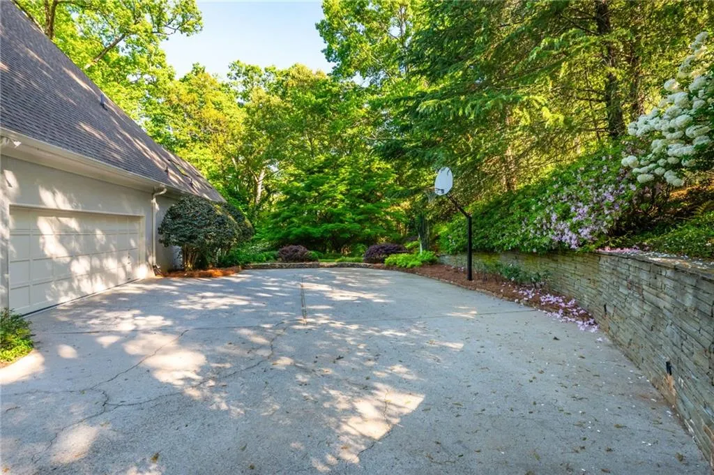 3 Powers Chase Circle, Atlanta, Georgia 30327, 5 Bedrooms Bedrooms, ,4 BathroomsBathrooms,Residential,For Sale,3 Powers Chase Circle,7756364