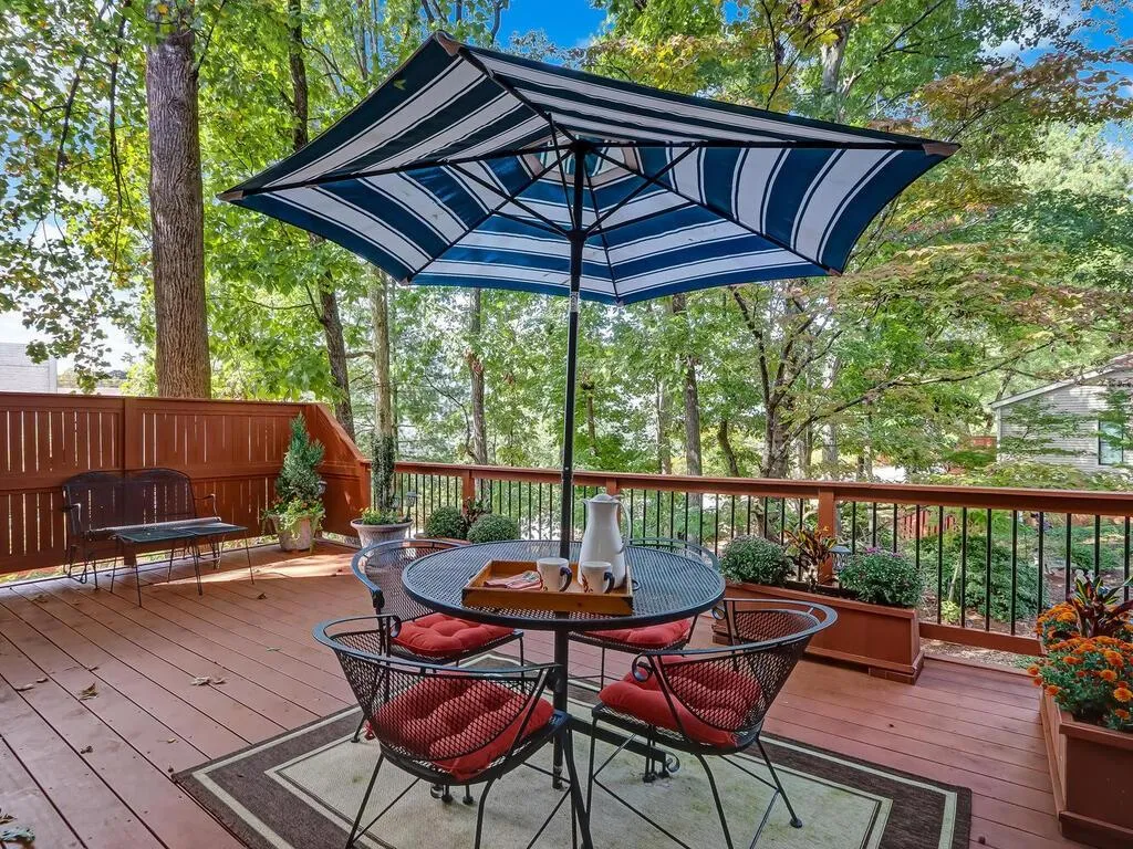 4 Basswood Circle, Atlanta, Georgia 30328, 3 Bedrooms Bedrooms, ,2 BathroomsBathrooms,Residential,Sold,4 Basswood Circle,6956396