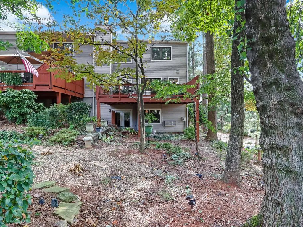 4 Basswood Circle, Atlanta, Georgia 30328, 3 Bedrooms Bedrooms, ,2 BathroomsBathrooms,Residential,Sold,4 Basswood Circle,6956396