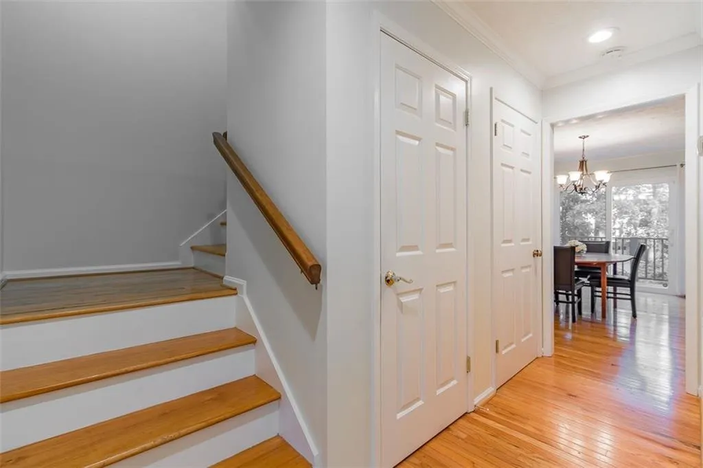 277 The South Chace, Sandy Springs, Georgia 30328, 3 Bedrooms Bedrooms, ,2 BathroomsBathrooms,Residential,Sold,277 The South Chace,7479040