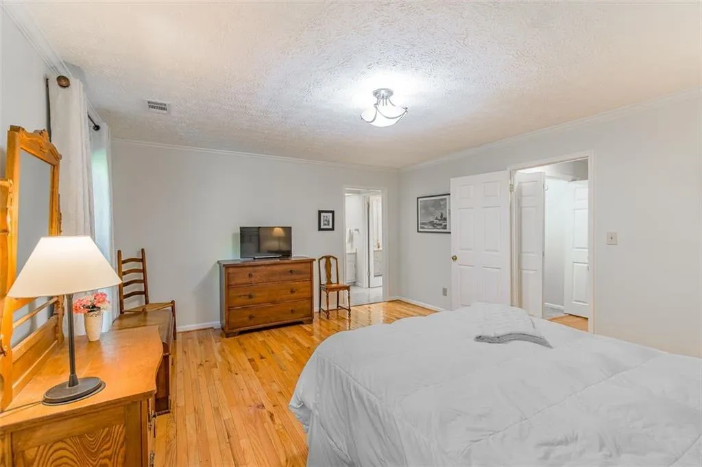 277 The South Chace, Sandy Springs, Georgia 30328, 3 Bedrooms Bedrooms, ,2 BathroomsBathrooms,Residential,Sold,277 The South Chace,7479040